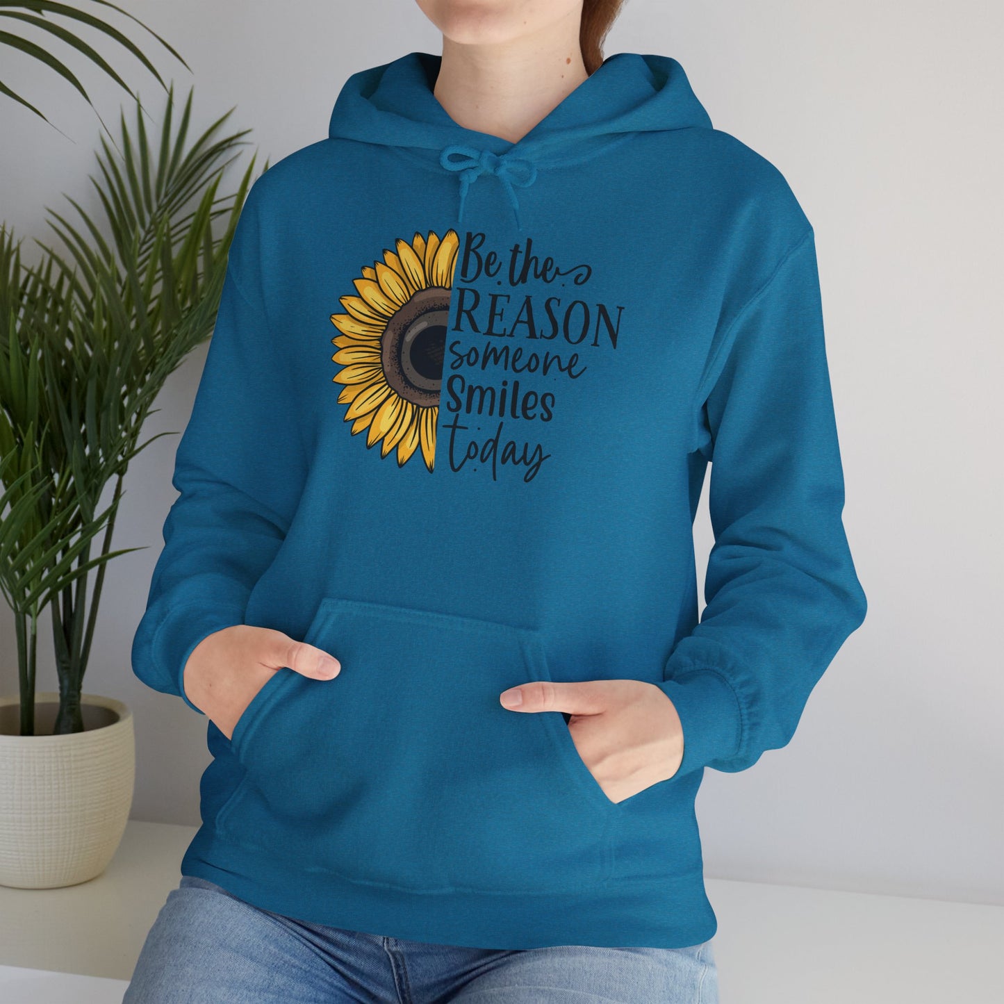 Be the Reason Someone Smiles | Unisex Heavy Blend™ Hoodie